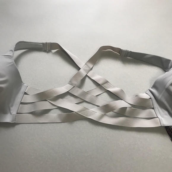 Victoria Secret Knock Out High Impact Sports Bra - Picture 5 of 8